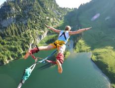 开云体育在线-指挥家凯恩奏响胜利乐章，节奏大师如何让悬念提前终结