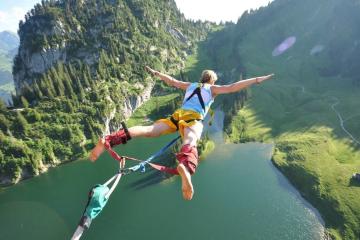 开云体育在线-指挥家凯恩奏响胜利乐章，节奏大师如何让悬念提前终结
