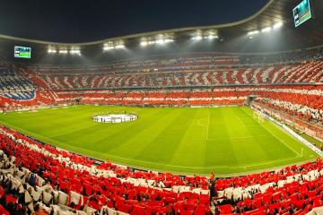 开云体育下载-温网，当独狼在草地上险胜群狼