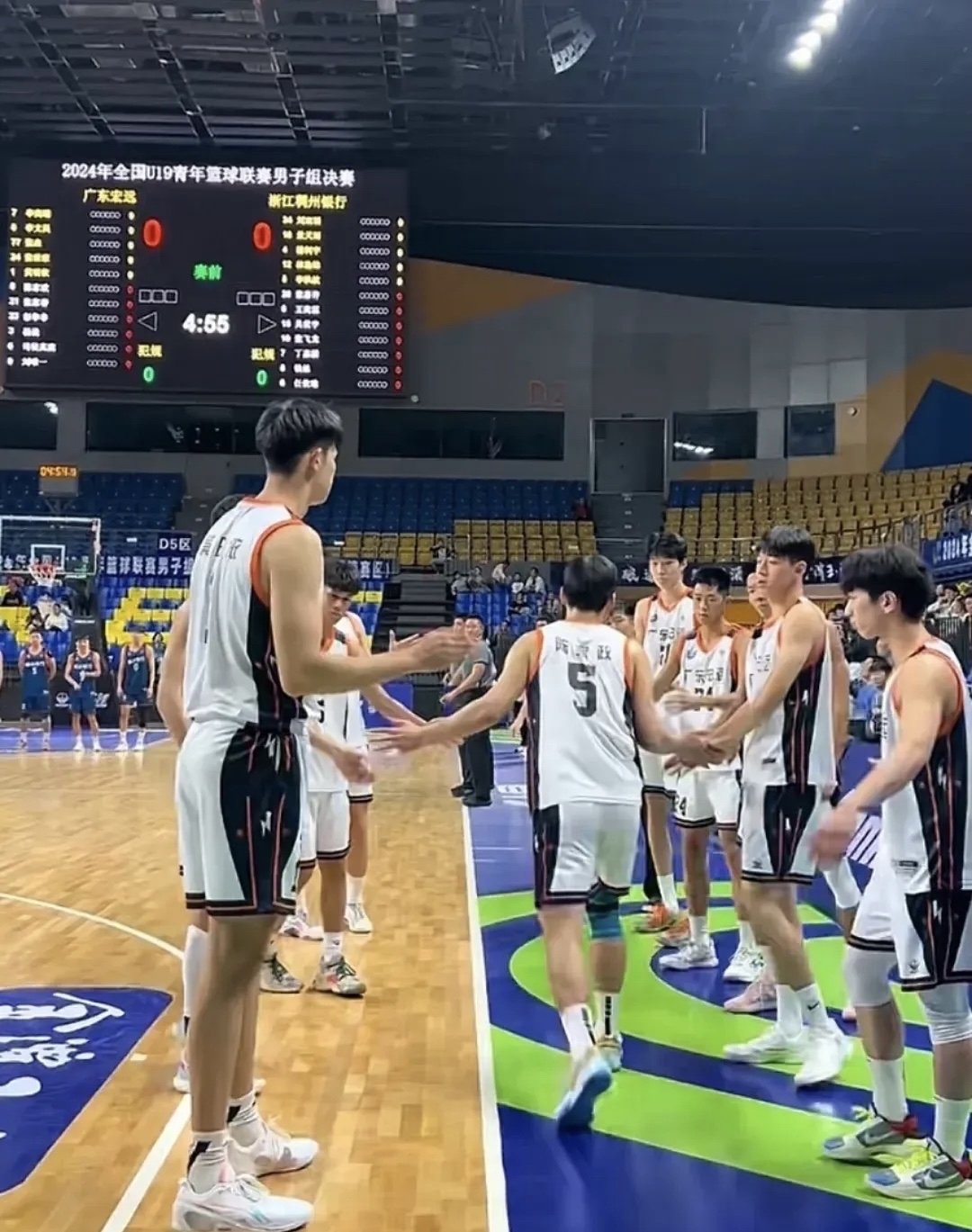 开云体育APP下载-广东宏远全队状态回升，大胜对手