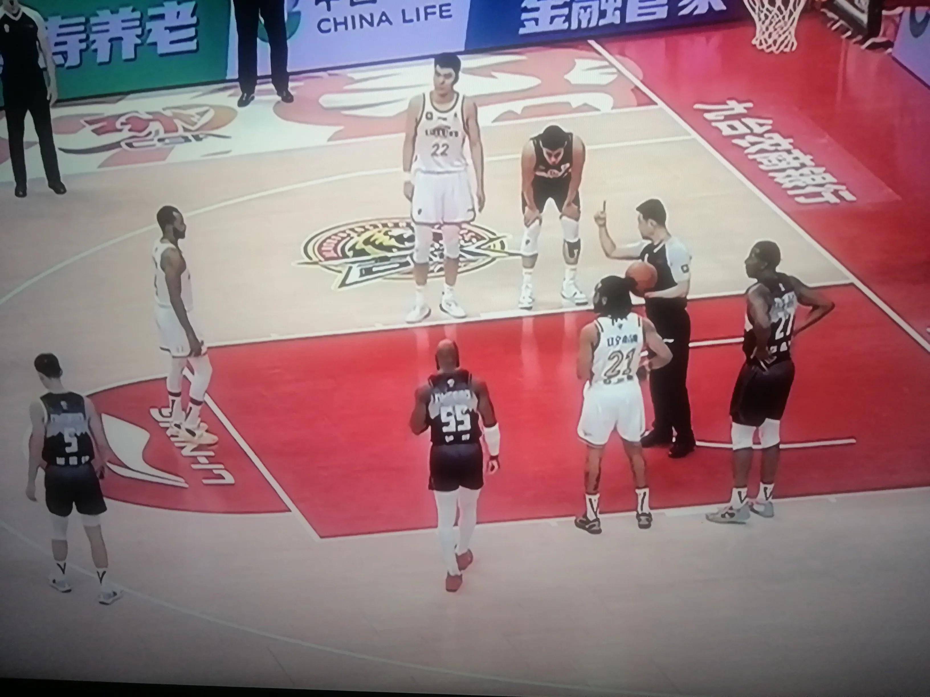 开云体育-吉林男篮关键时刻失误，客场不敌对手