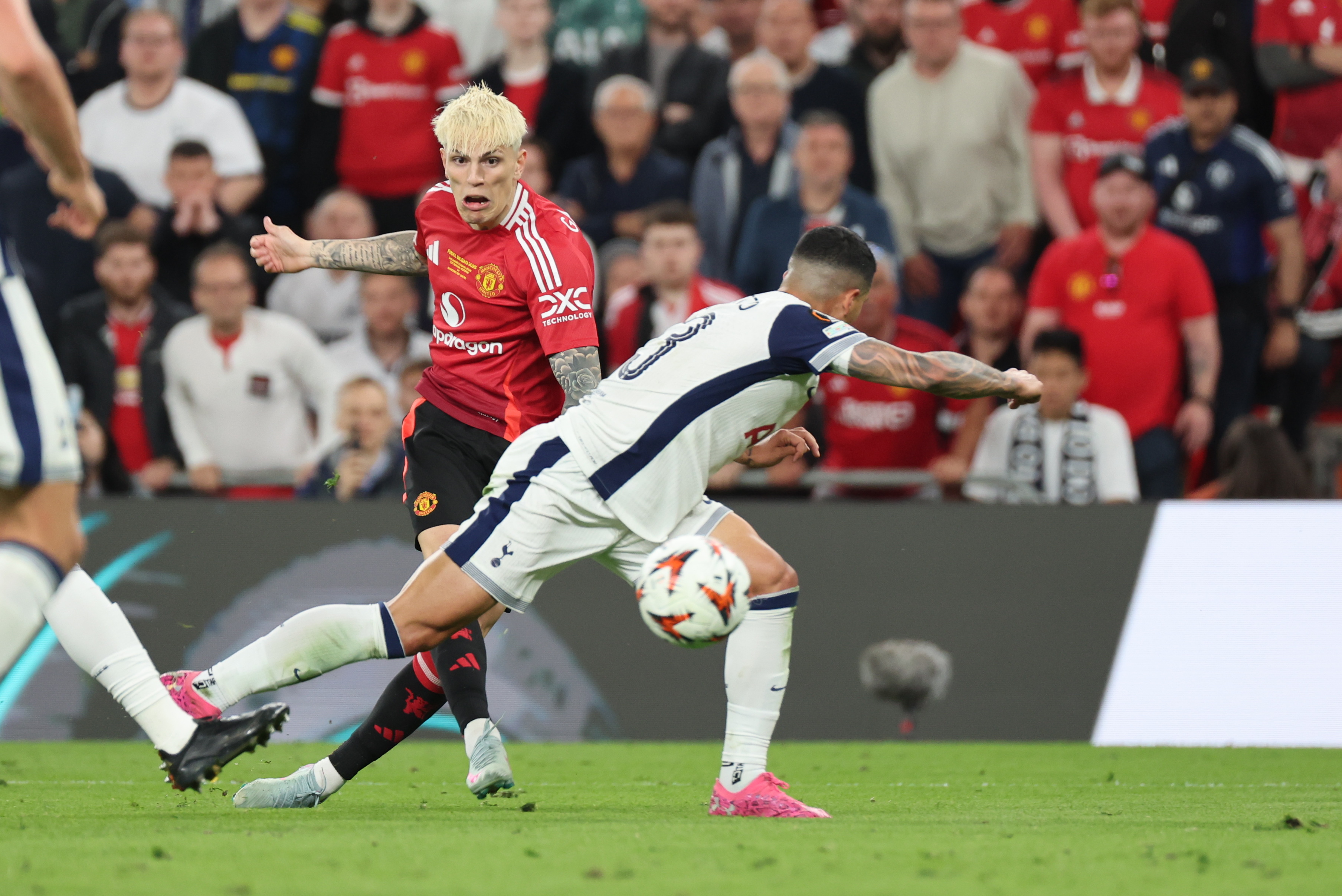 开云体育中国-包含欧洲足球盛宴：顶级豪门争夺王座的词条