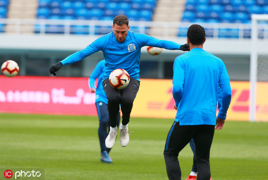 开云体育下载-格拉纳达关键一战临近,全队备战训练加大强度