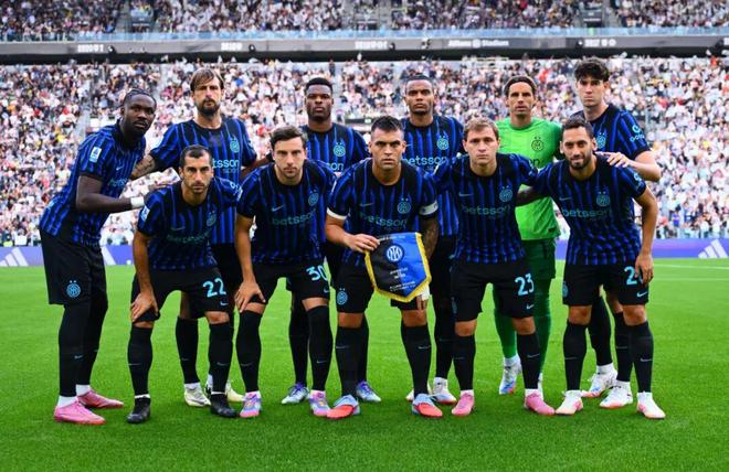 开云体育官方网站-尤文图斯客场不敌对手，小组竞争激烈