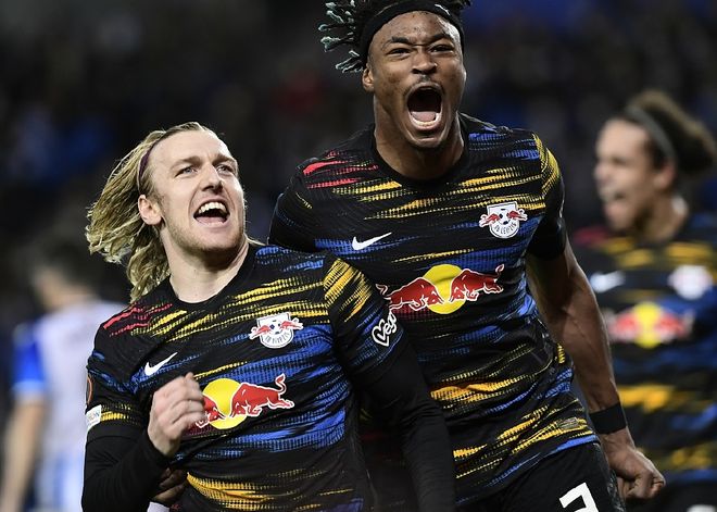 开云官网-包含里昂客场逼平对手,积分提升的词条