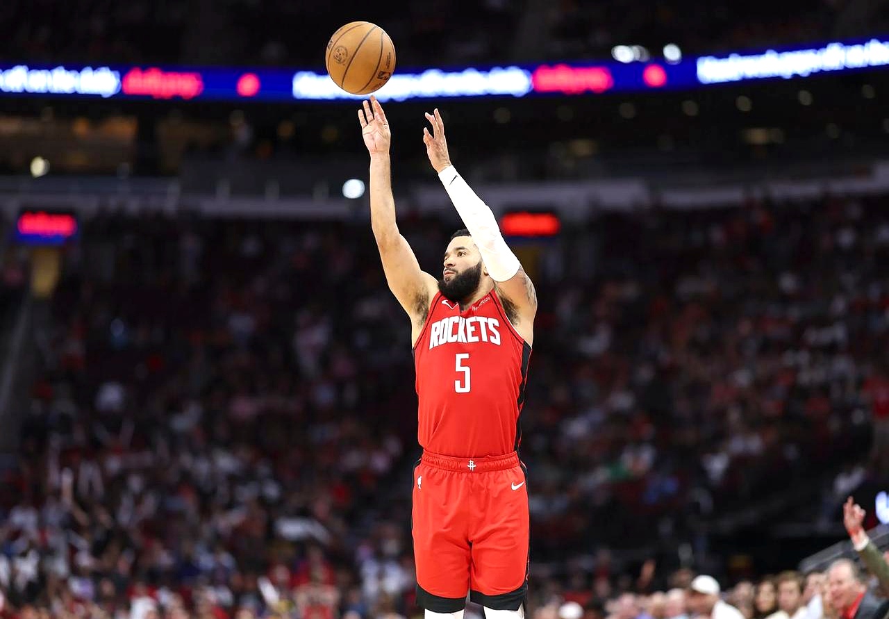 开云体育app-火箭主帅赛后面临批评，球队需迅速调整态度