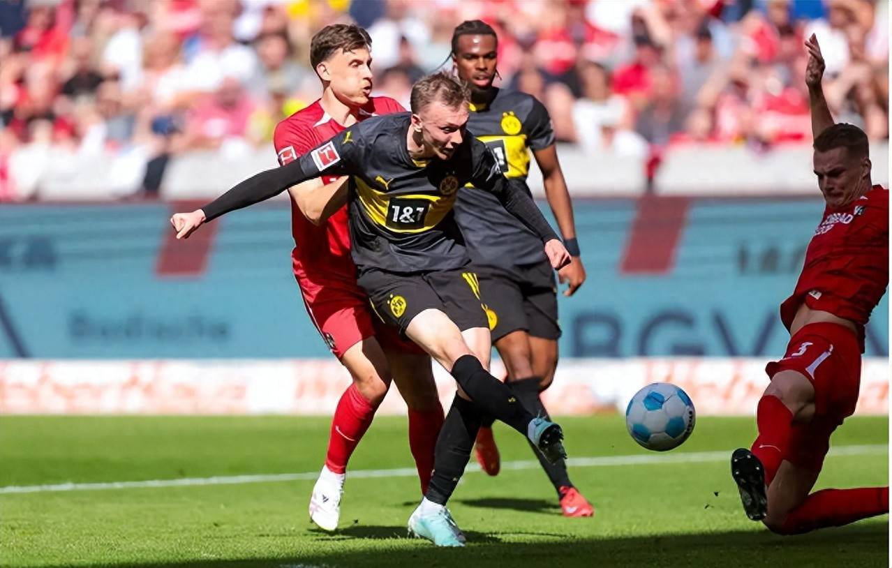 开云体育APP下载-墨西哥球员在德甲比赛中取得精彩进球