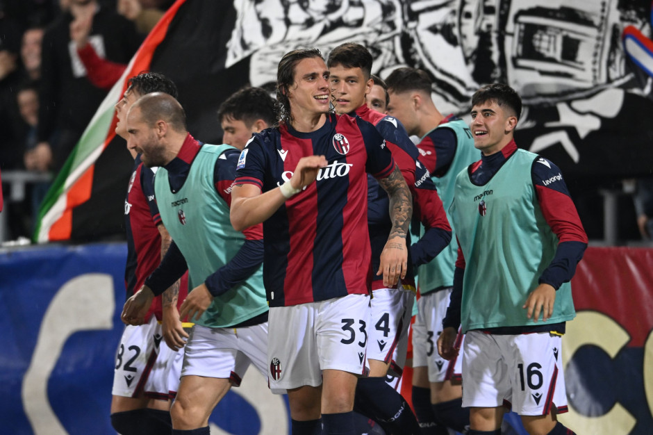 开云体育官网-卡利亚里队客场大败,连败暗示球队危机